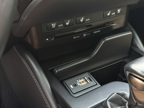 Used 2020 Lexus ES 300h w/ Premium Package image 28