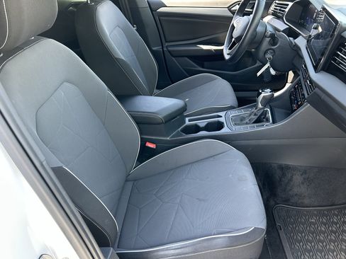 Used 2025 Volkswagen Jetta Sport FWD image 9