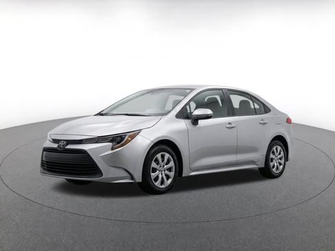 Used 2025 Toyota Corolla LE FWD image 3