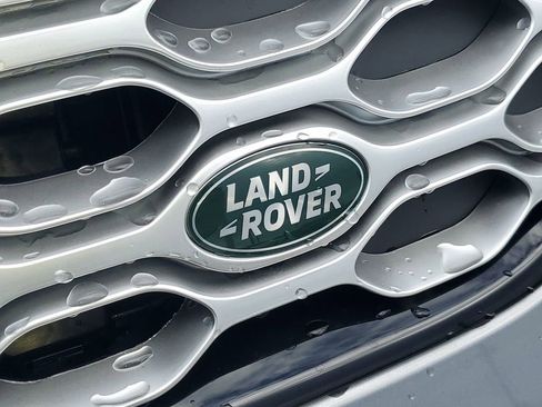 New 2025 Land Rover Discovery S AWD/4WD image 9