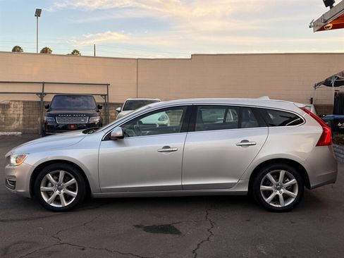 Used 2016 Volvo V60 T5 Platinum AWD/4WD image 10