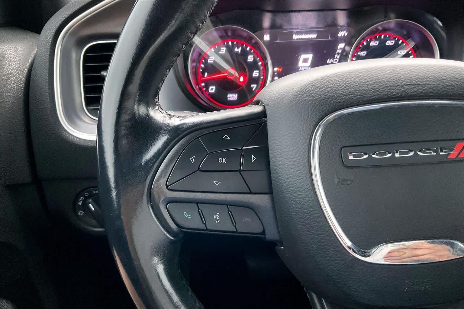 Used 2019 Dodge Charger SXT RWD image 22
