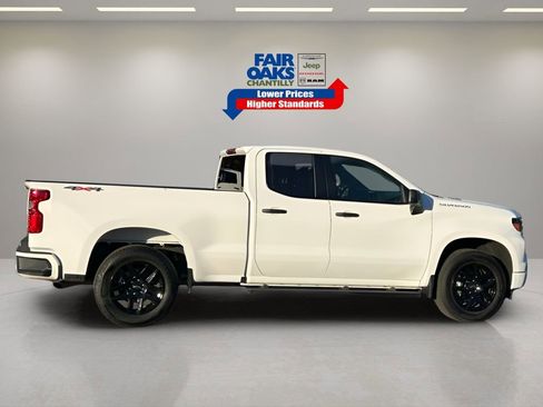 Used 2025 Chevrolet Silverado 1500 Custom image 7