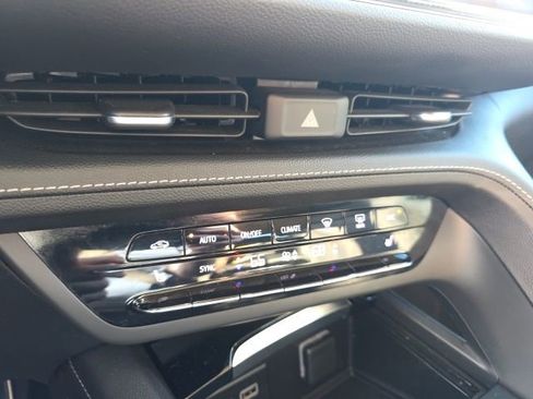 Used 2023 Buick Envision Preferred FWD image 23