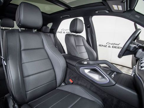 Used 2025 Mercedes-Benz GLE 450e 4MATIC image 17