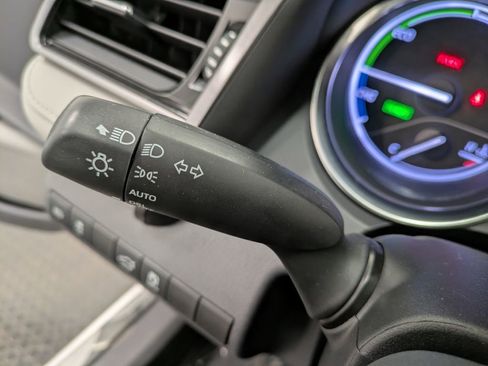 Used 2019 Toyota Camry LE FWD image 19