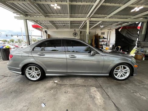 Used 2013 Mercedes-Benz C 250 Sedan w/ Multimedia Pkg image 3