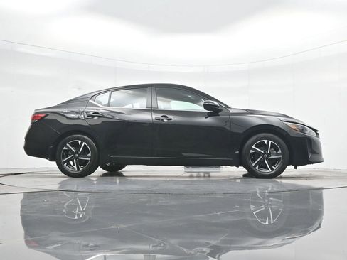 Used 2024 Nissan Sentra SV FWD image 30