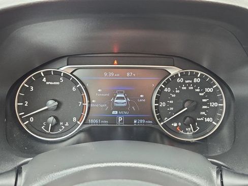 Used 2025 Nissan Altima 2.5 SV FWD image 16