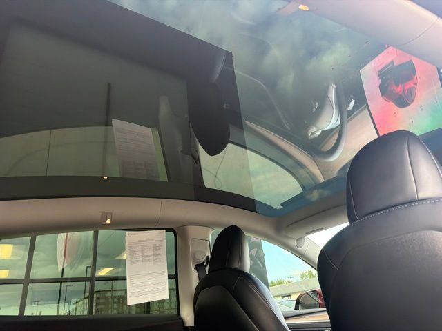 Used 2022 Tesla Model Y Performance AWD/4WD image 18