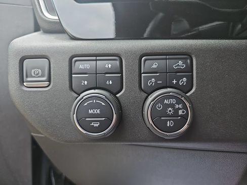Used 2022 Chevrolet Silverado 1500 RST AWD/4WD image 24