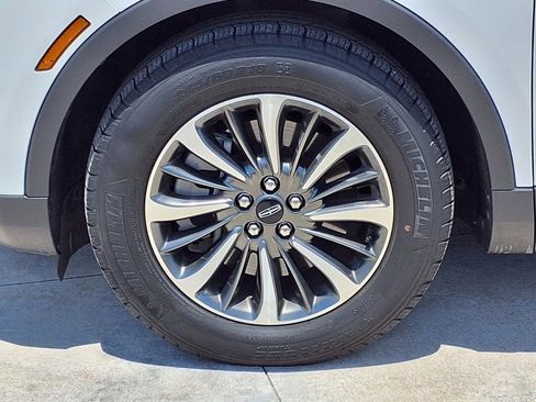 Used 2023 Lincoln Nautilus FWD w/ Premium Package image 25