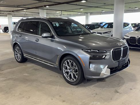 Used 2023 BMW X7 xDrive40i w/ Premium Package AWD/4WD image 1