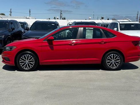 Used 2020 Volkswagen Jetta SE w/ SE Cold Weather Package FWD image 6