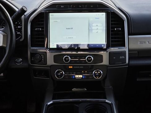 Used 2022 Ford F250 Lariat w/ Lariat Ultimate Package AWD/4WD image 15