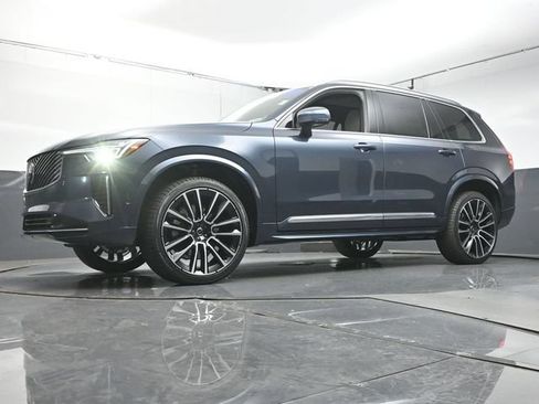 Used 2026 Volvo XC90 B6 Plus w/ Protection Package Premier AWD/4WD image 37