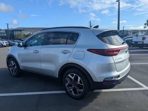 Used 2021 Kia Sportage EX w/ EX Technology Package FWD image 4