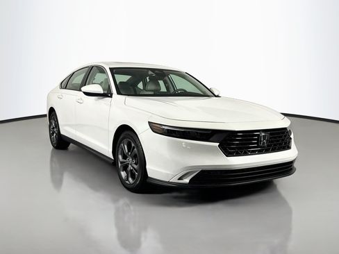 Certified 2023 Honda Accord EX image 3