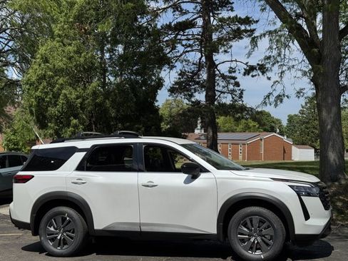 New 2026 Nissan Pathfinder SV AWD/4WD image 6