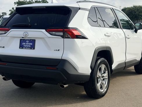 Used 2025 Toyota RAV4 XLE FWD image 7