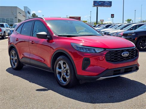 Used 2025 Ford Escape ST-Line w/ Tech Pack #1 FWD image 5