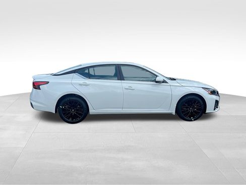 New 2026 Nissan Altima 2.5 SV FWD image 8