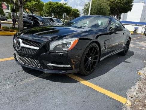 Used 2013 Mercedes-Benz SL 550 image 18