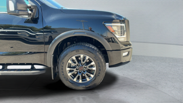 Used 2024 Nissan Titan PRO-4X w/ Pro-4x Convenience Package AWD/4WD image 27