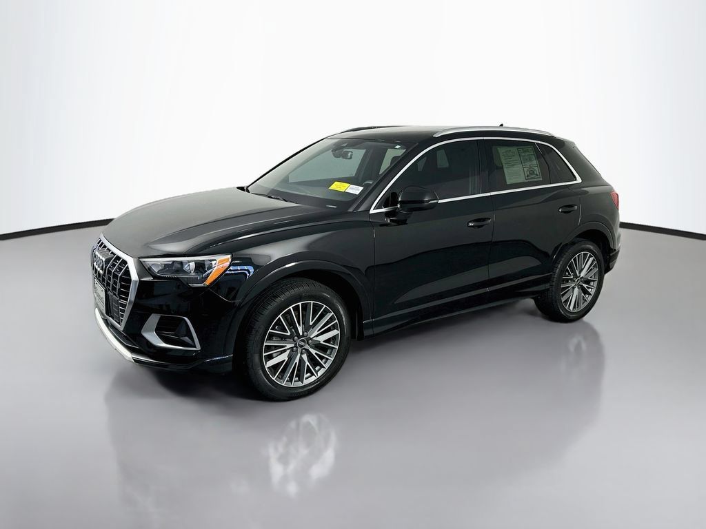 Used 2022 Audi Q3 2.0T Premium w/ Convenience Package AWD/4WD image 3