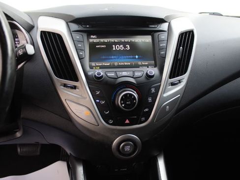 Used 2013 Hyundai Veloster RE:MIX Edition image 21