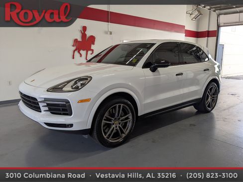 Used 2022 Porsche Cayenne AWD/4WD image 1