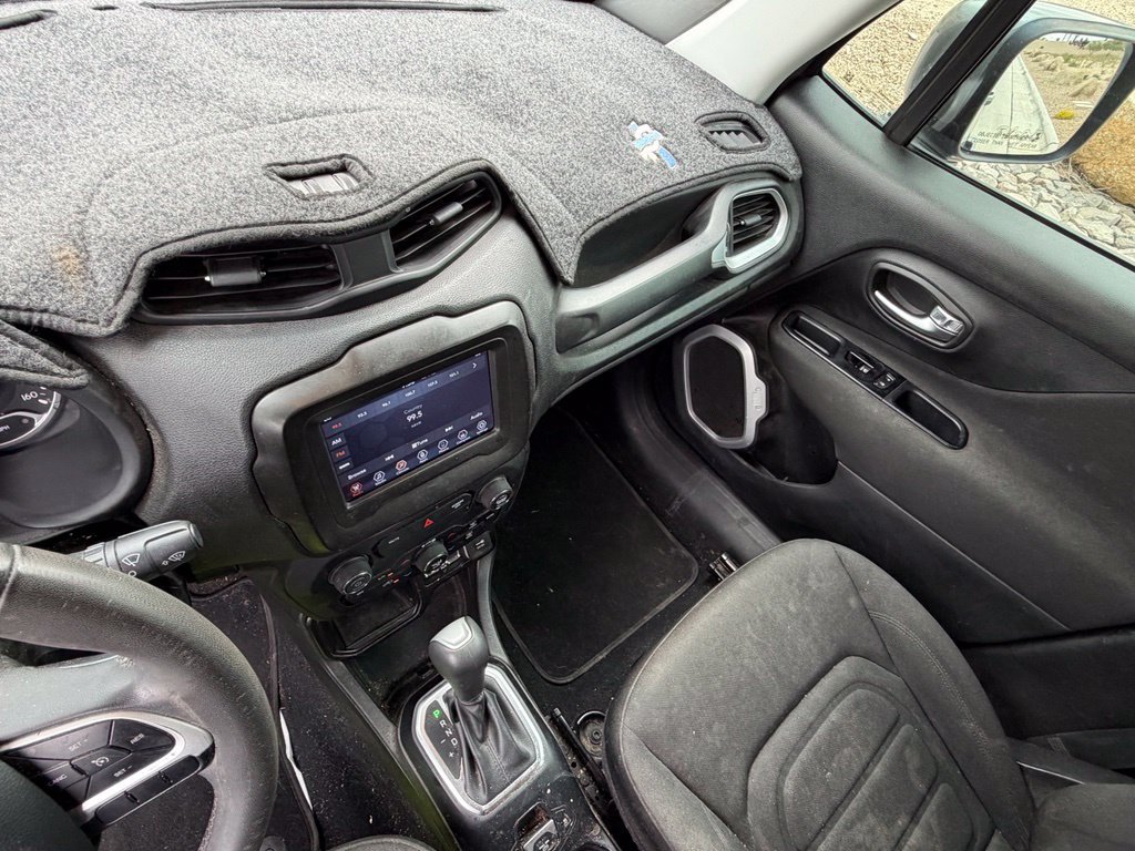 Used 2020 Jeep Renegade Latitude w/ Popular Equipment Group FWD image 25