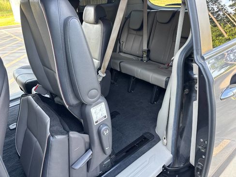 Used 2016 Kia Sedona LX w/ LX Essentials Premium Package image 28