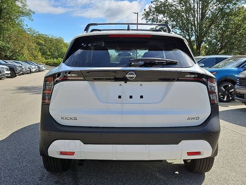 New 2026 Nissan Kicks SV w/ SV Premium Package image 5