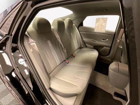 Certified 2025 Hyundai Elantra Sport image 16