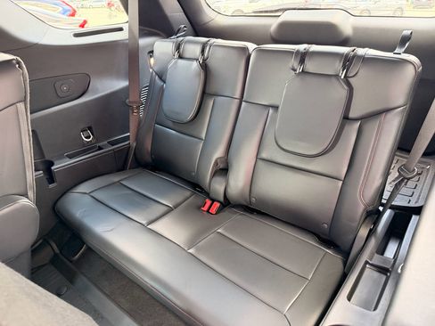 Used 2025 Ford Explorer ST-Line image 31