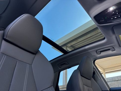 Used 2025 Audi Q5 Premium Plus w/ Premium Plus AWD/4WD image 14