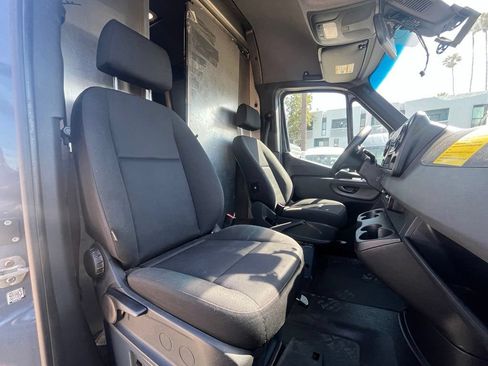 Used 2019 Mercedes-Benz Sprinter 144 image 12