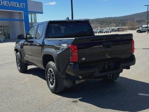 Used 2024 Toyota Tacoma TRD Off-Road AWD/4WD image 6