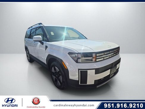 Used 2026 Hyundai Santa Fe SEL FWD image 1