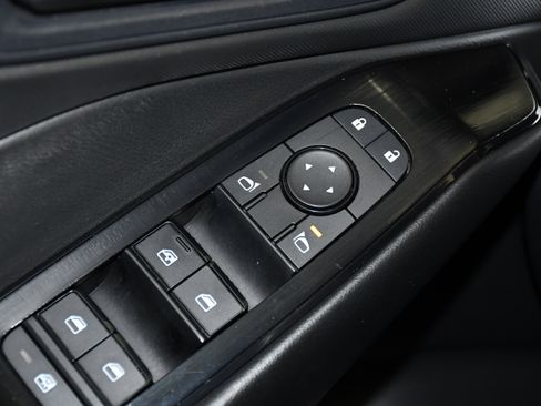 Used 2024 Nissan Rogue S image 32