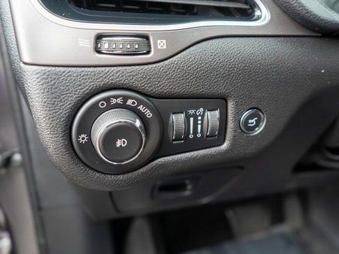 Used 2020 Jeep Cherokee Limited image 23