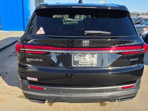 Used 2025 Buick Enclave Preferred image 7