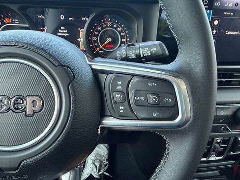 Used 2026 Jeep Wrangler Unlimited Sahara AWD/4WD image 22