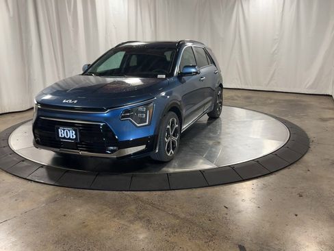 Certified 2025 Kia Niro SX Touring image 4