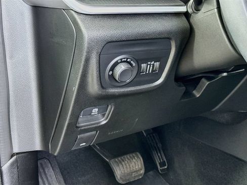 Used 2024 Jeep Grand Cherokee L Laredo AWD/4WD image 9