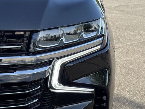 Used 2022 Chevrolet Tahoe LT w/ Luxury Package AWD/4WD image 11