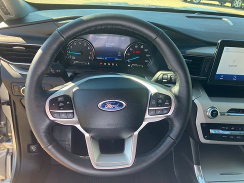 Used 2024 Ford Explorer XLT w/ Equipment Group 202A AWD/4WD image 10