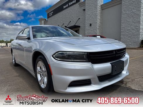 Used 2022 Dodge Charger SXT RWD image 1