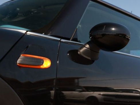 Used 2019 MINI Cooper 2-Door Hardtop image 39